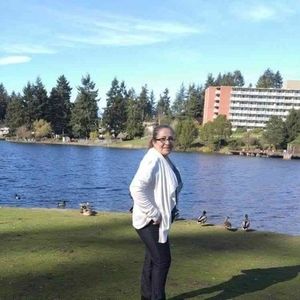 Meet your Posher, Amira